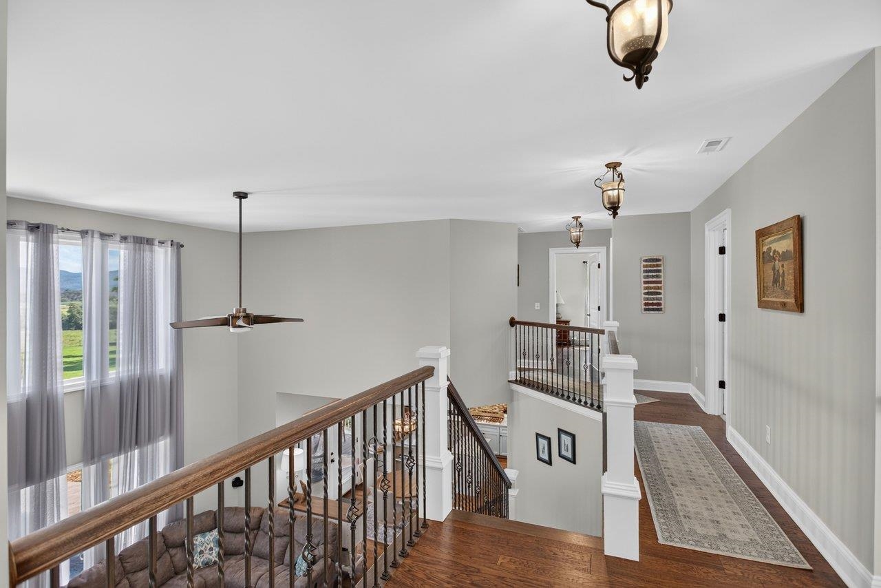 2114 MOCKINGBIRD LN