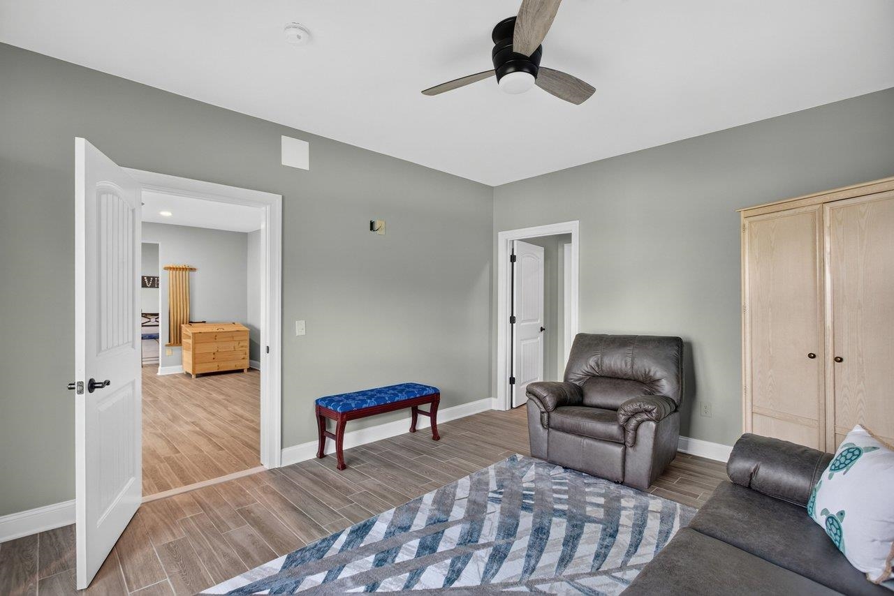 2114 MOCKINGBIRD LN