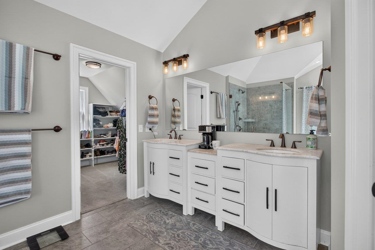 2114 MOCKINGBIRD LN