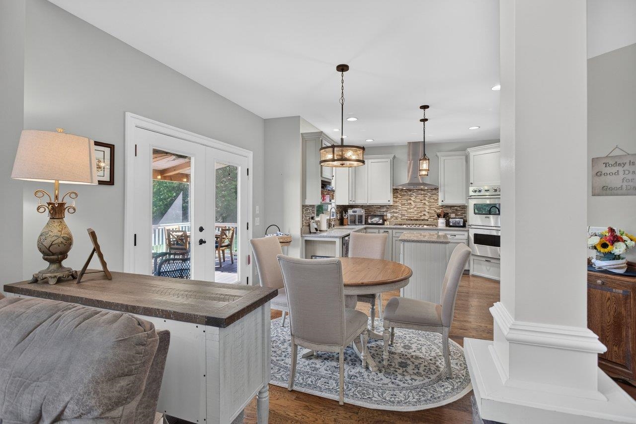 2114 MOCKINGBIRD LN
