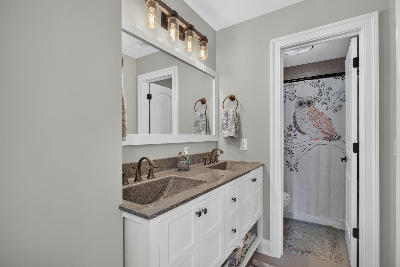 2114 MOCKINGBIRD LN