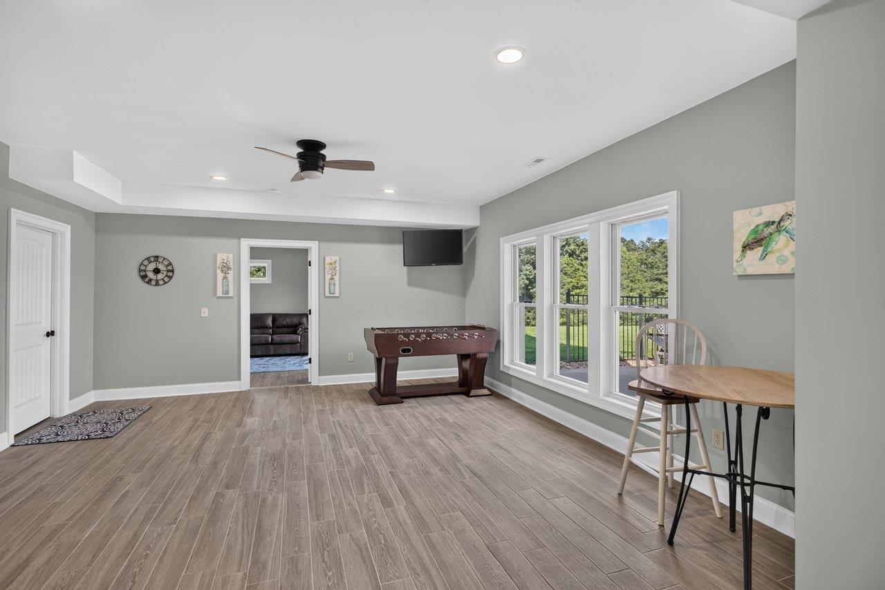 2114 MOCKINGBIRD LN