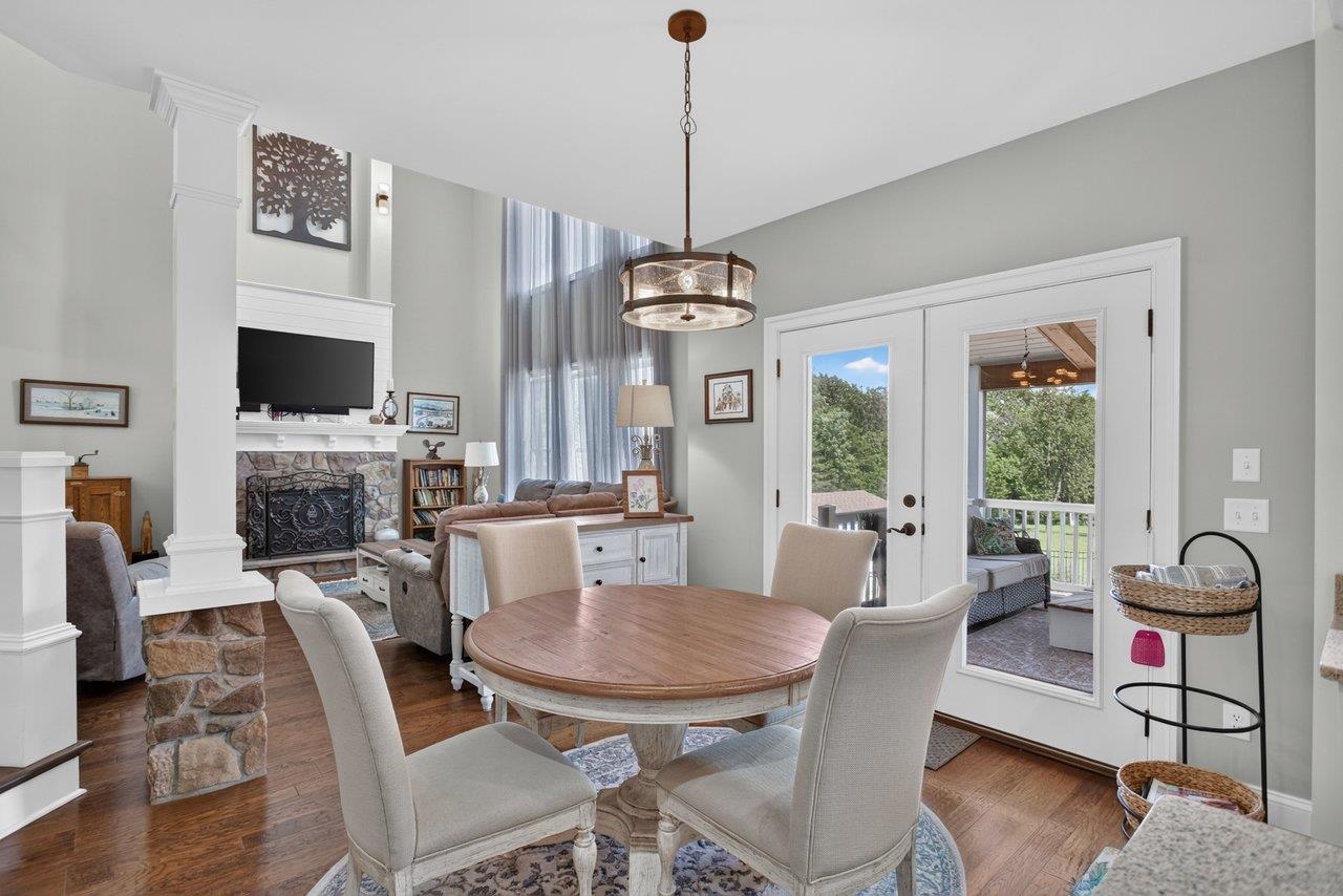 2114 MOCKINGBIRD LN