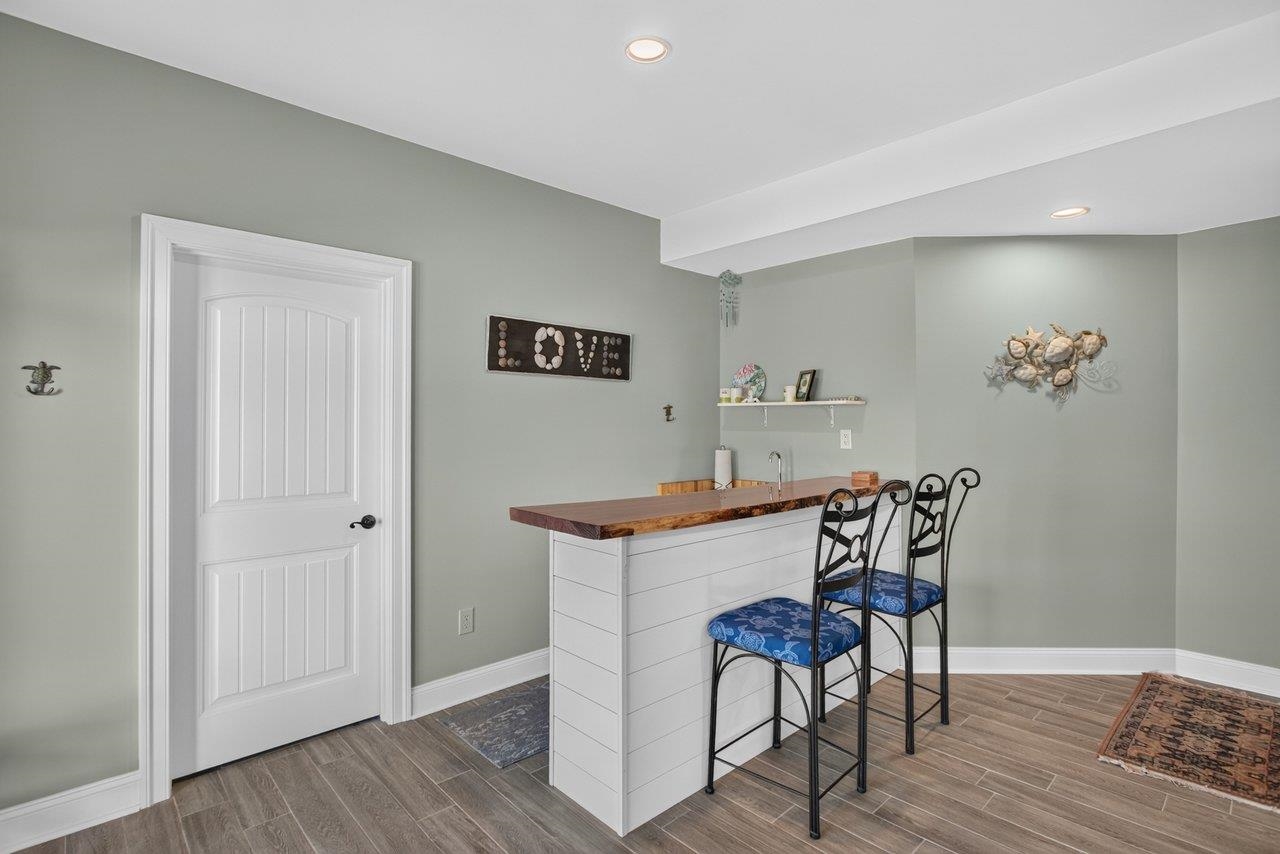 2114 MOCKINGBIRD LN