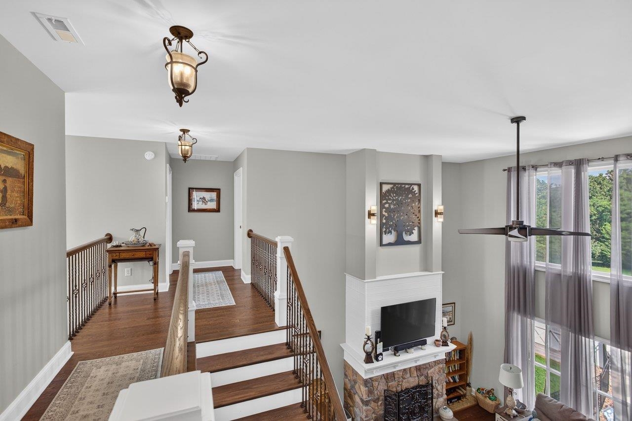 2114 MOCKINGBIRD LN