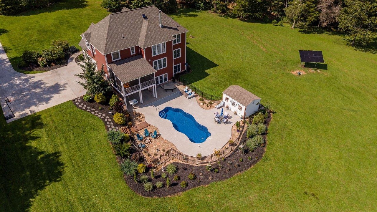 2114 MOCKINGBIRD LN