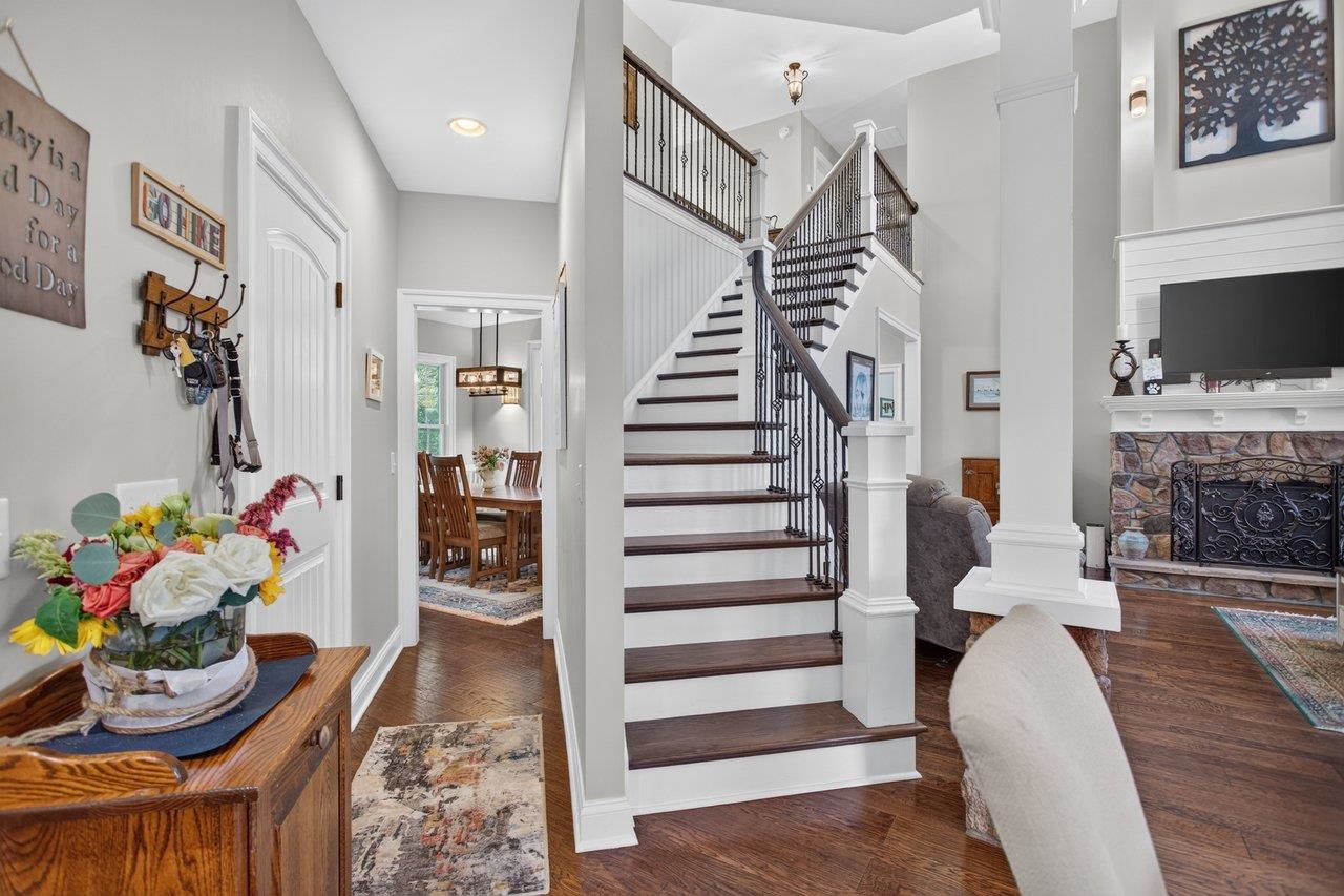 2114 MOCKINGBIRD LN