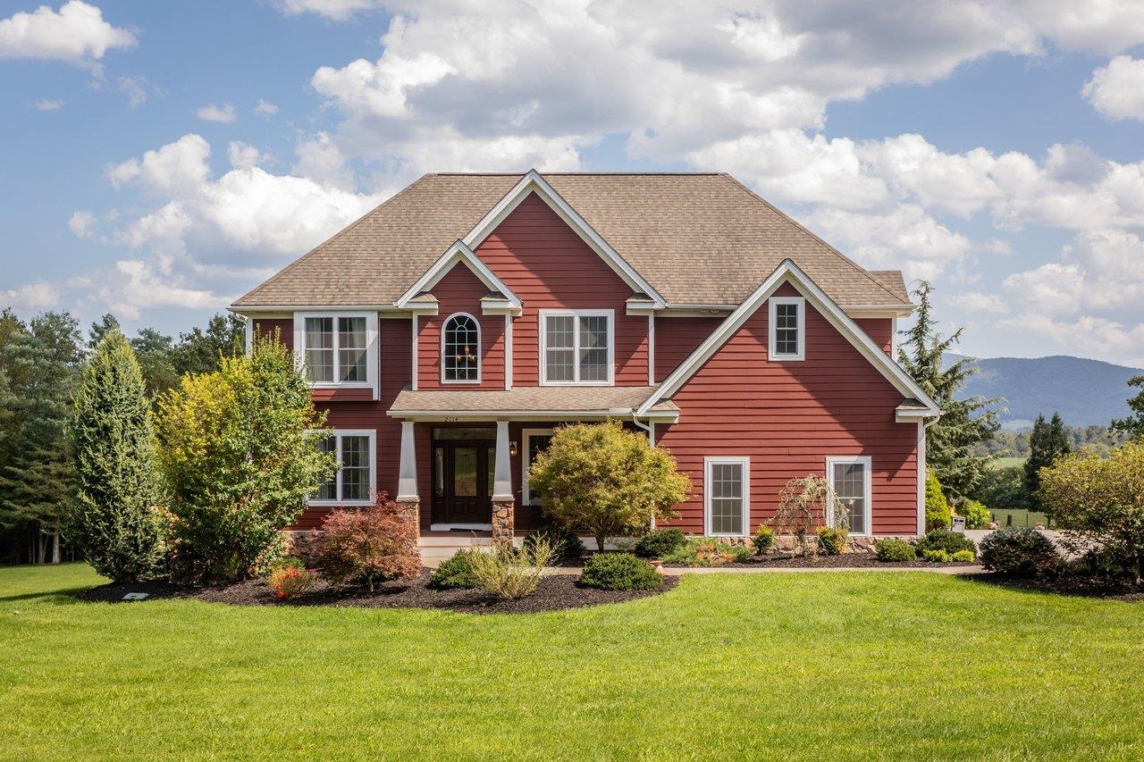 2114 MOCKINGBIRD LN