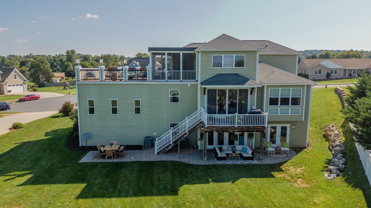 3525 WHITE OAK DR