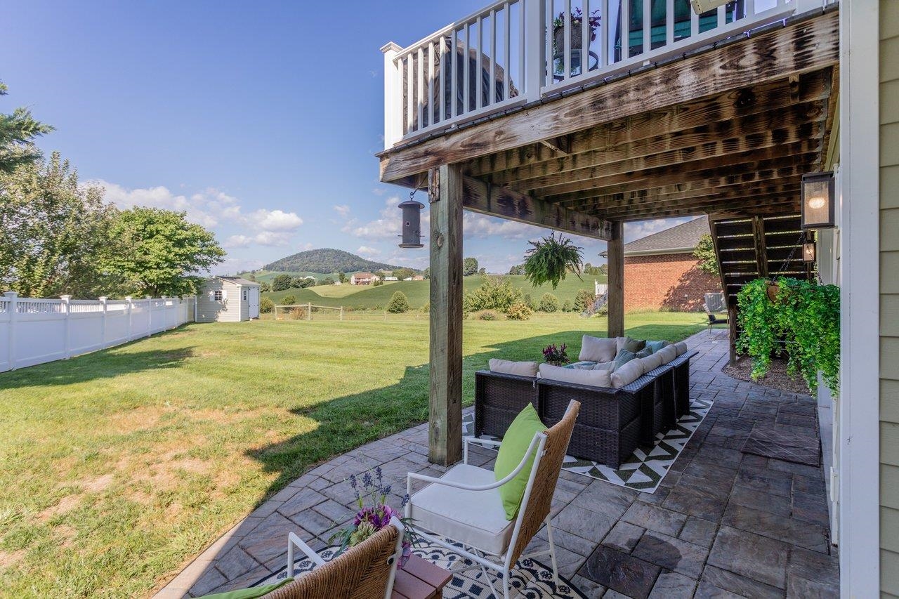 3525 WHITE OAK DR