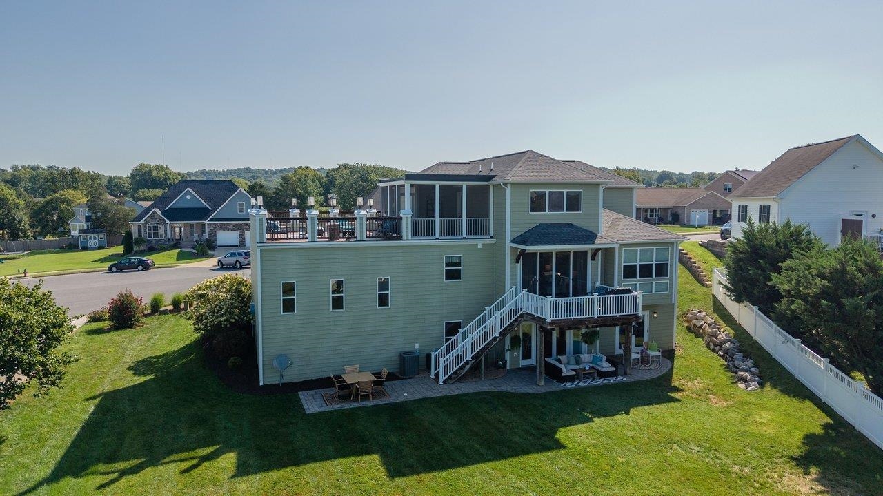 3525 WHITE OAK DR