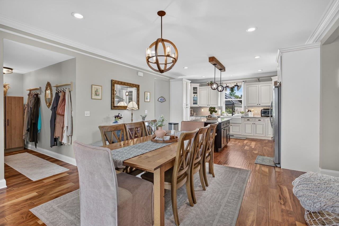 3525 WHITE OAK DR