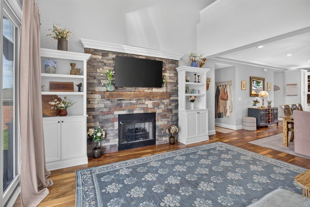 3525 WHITE OAK DR
