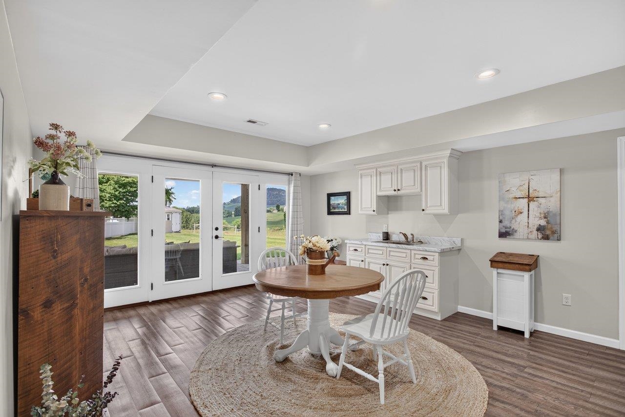 3525 WHITE OAK DR