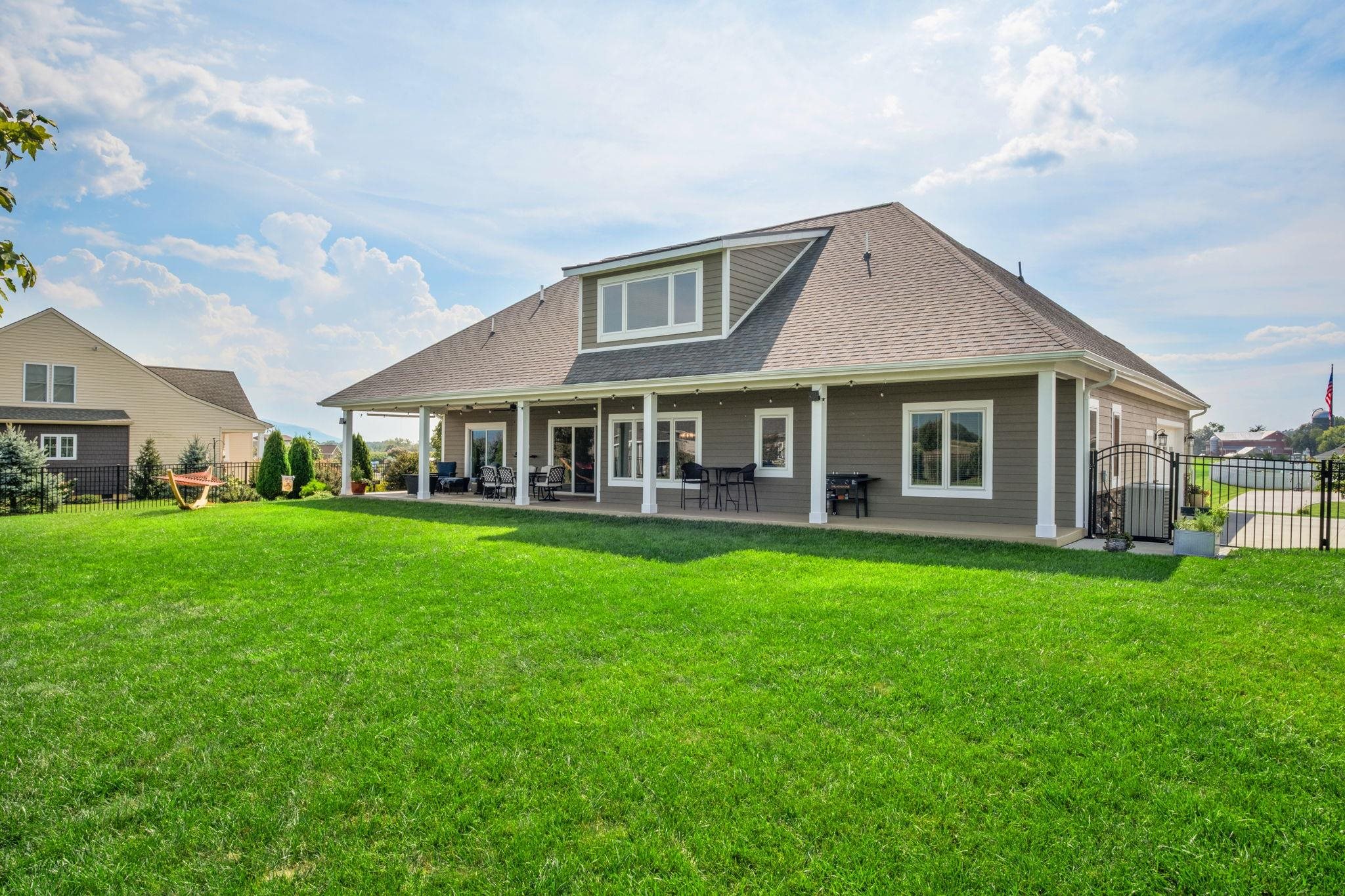 10100 DALMATIAN DR