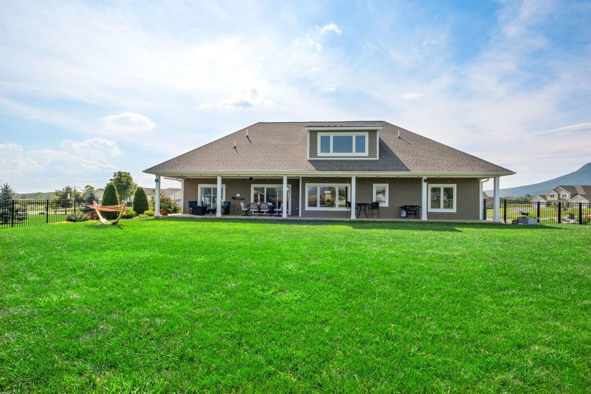 10100 DALMATIAN DR