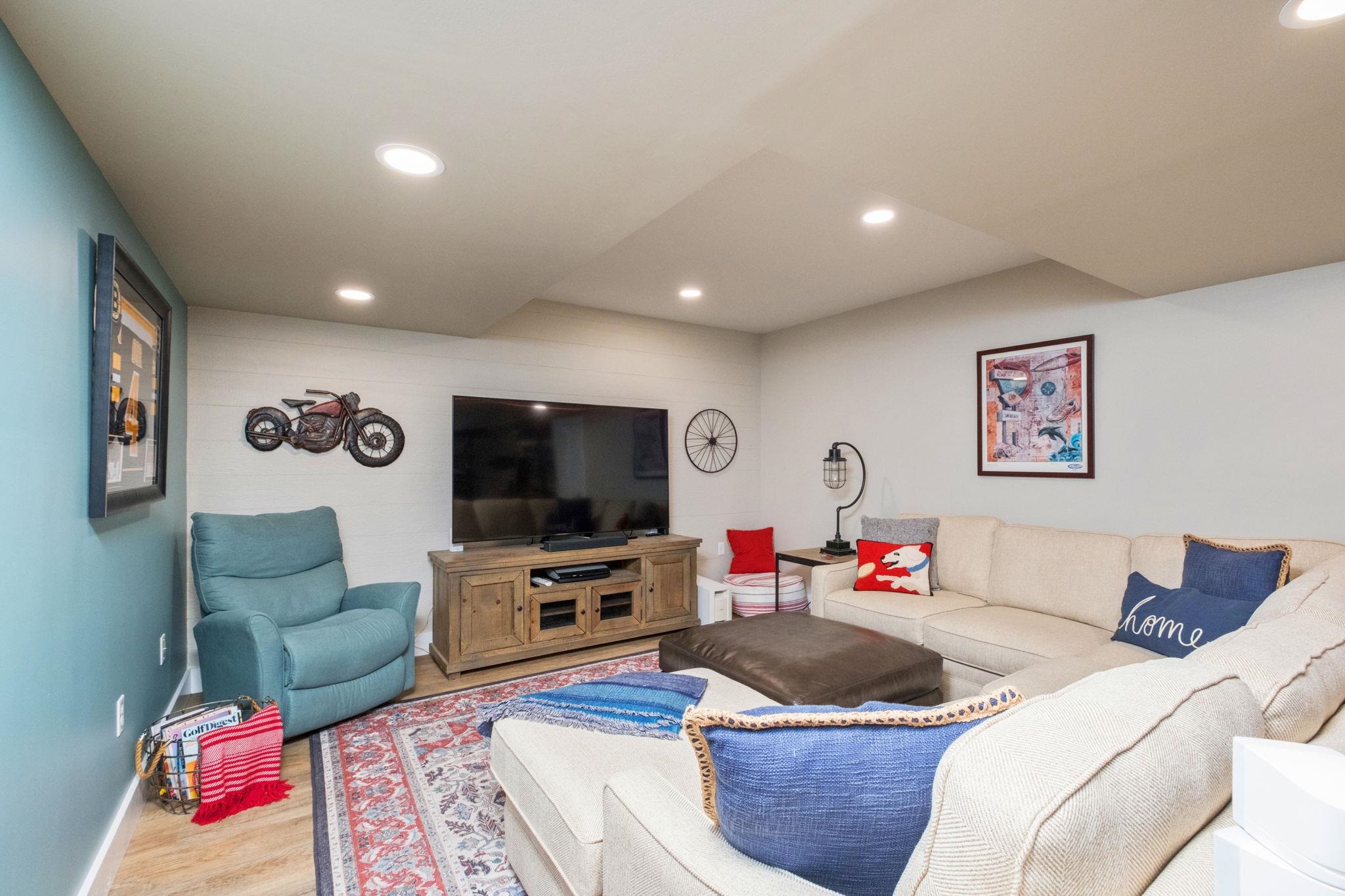 10100 DALMATIAN DR