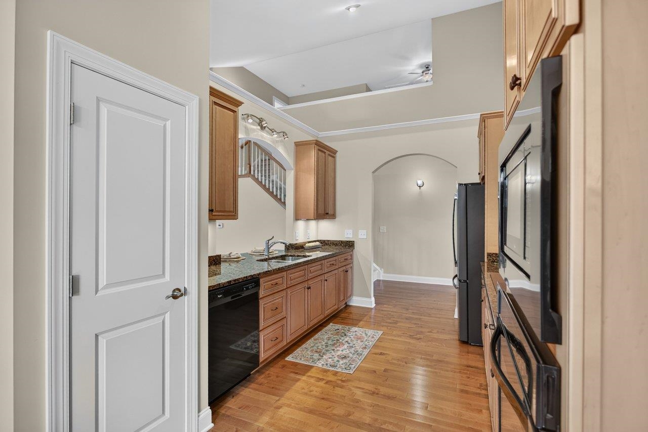 1744 HERITAGE ESTATES CIR