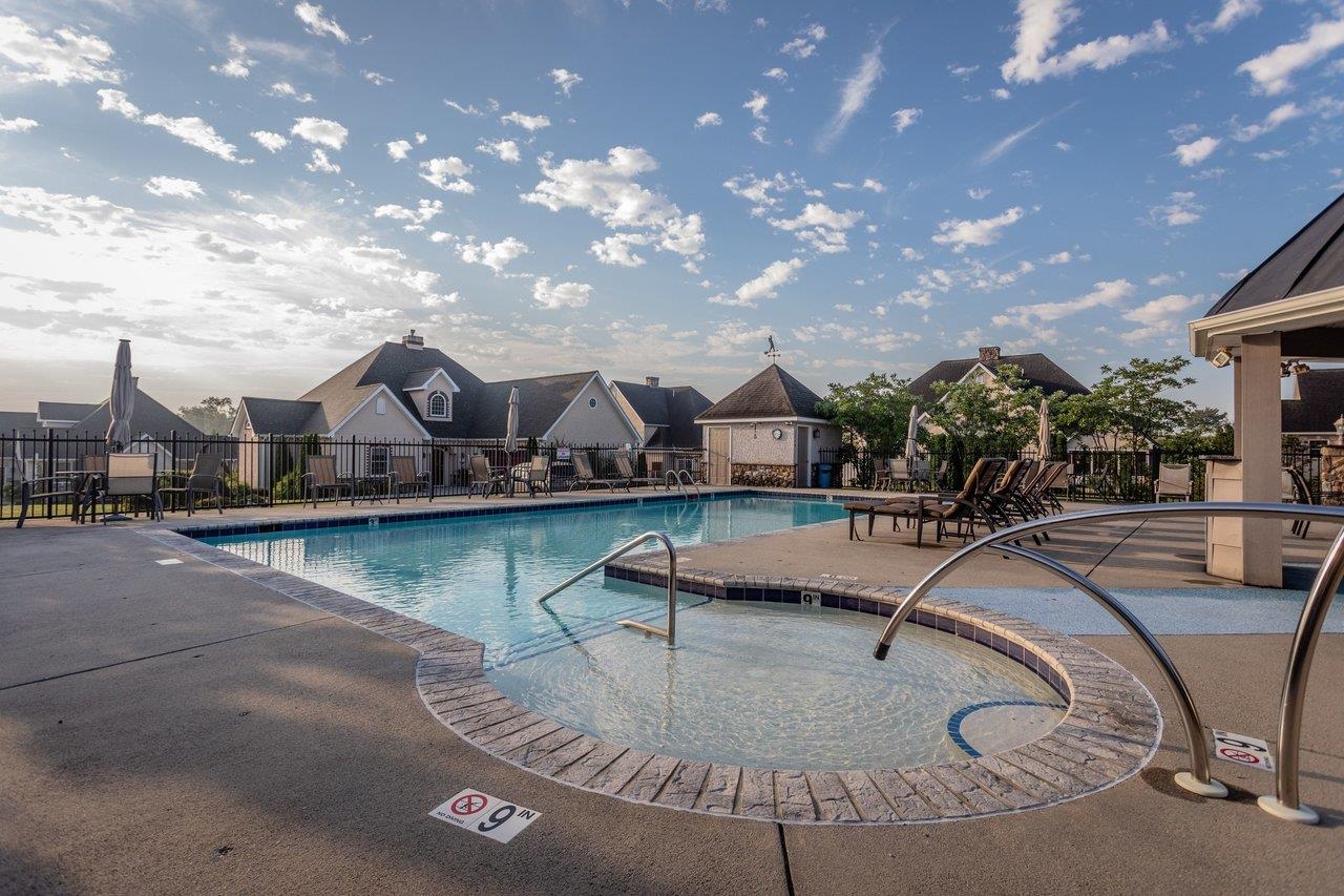 1744 HERITAGE ESTATES CIR