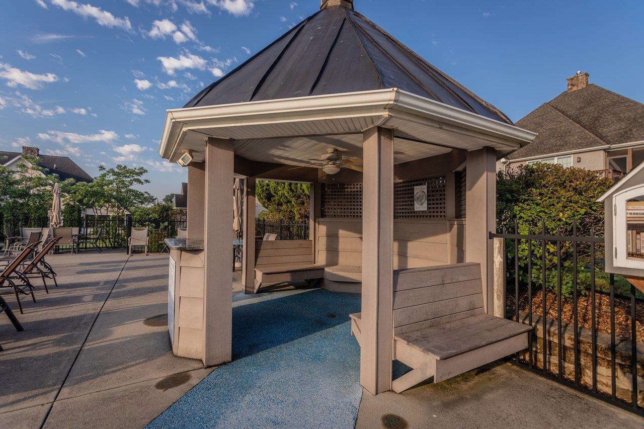 1744 HERITAGE ESTATES CIR