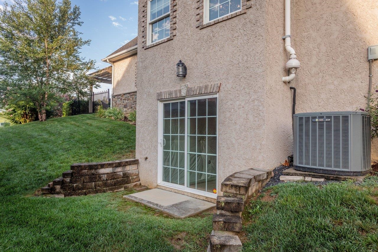 1744 HERITAGE ESTATES CIR
