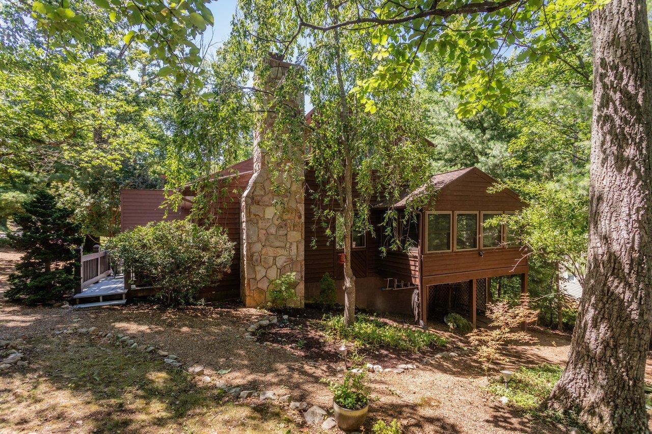 636 FLOWER DR