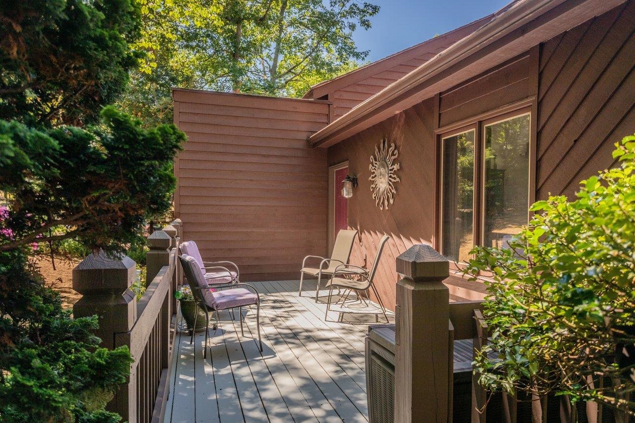 636 FLOWER DR