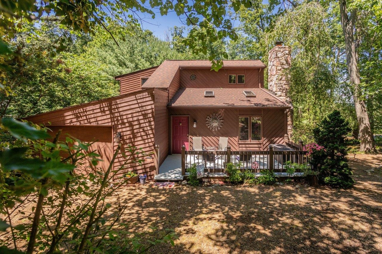 636 FLOWER DR