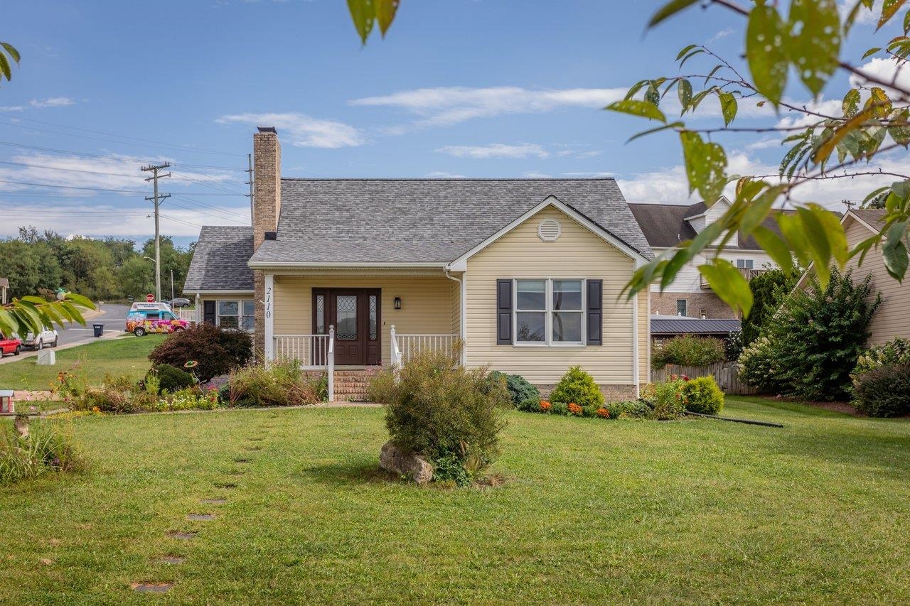 2110 RAMBLEWOOD RD