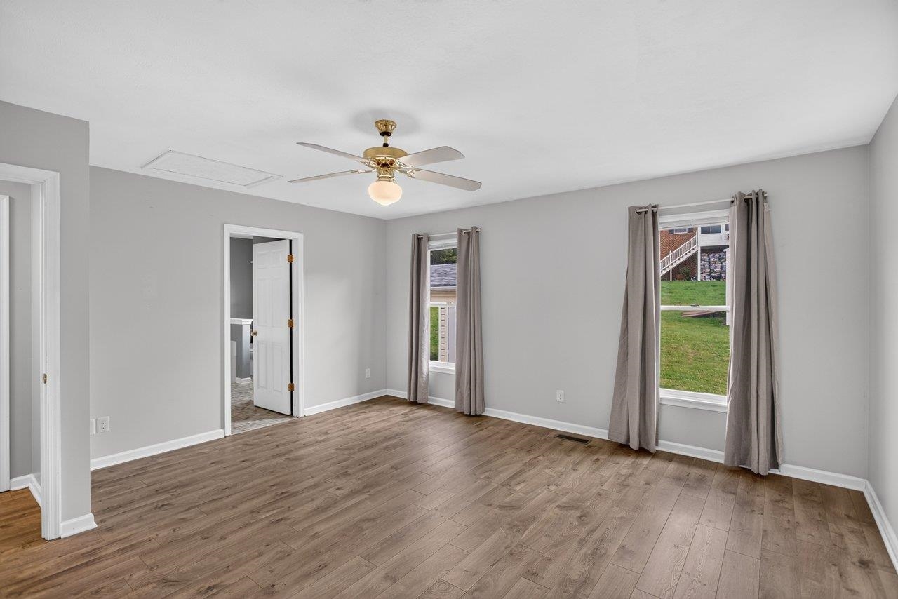 2110 RAMBLEWOOD RD