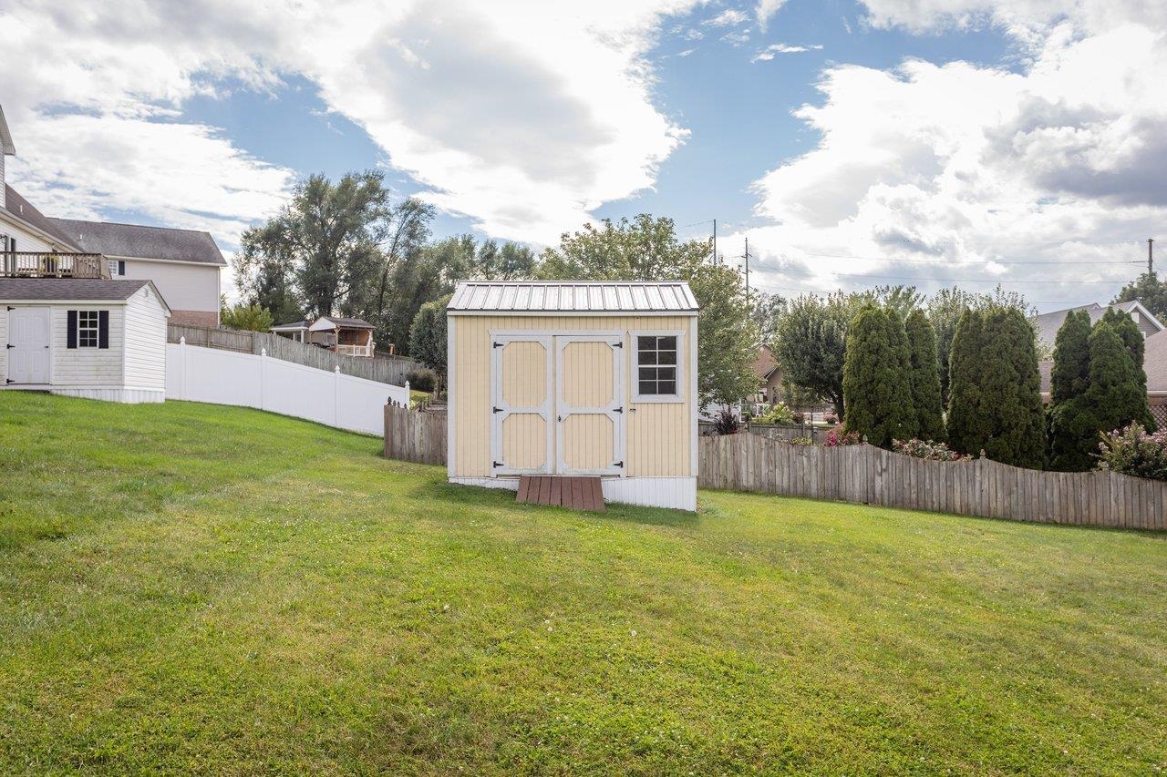2110 RAMBLEWOOD RD