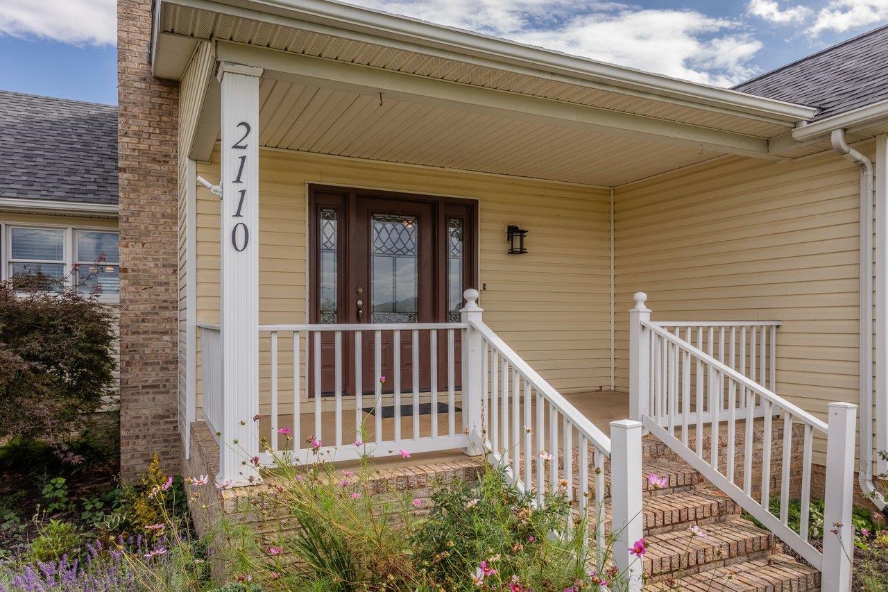 2110 RAMBLEWOOD RD