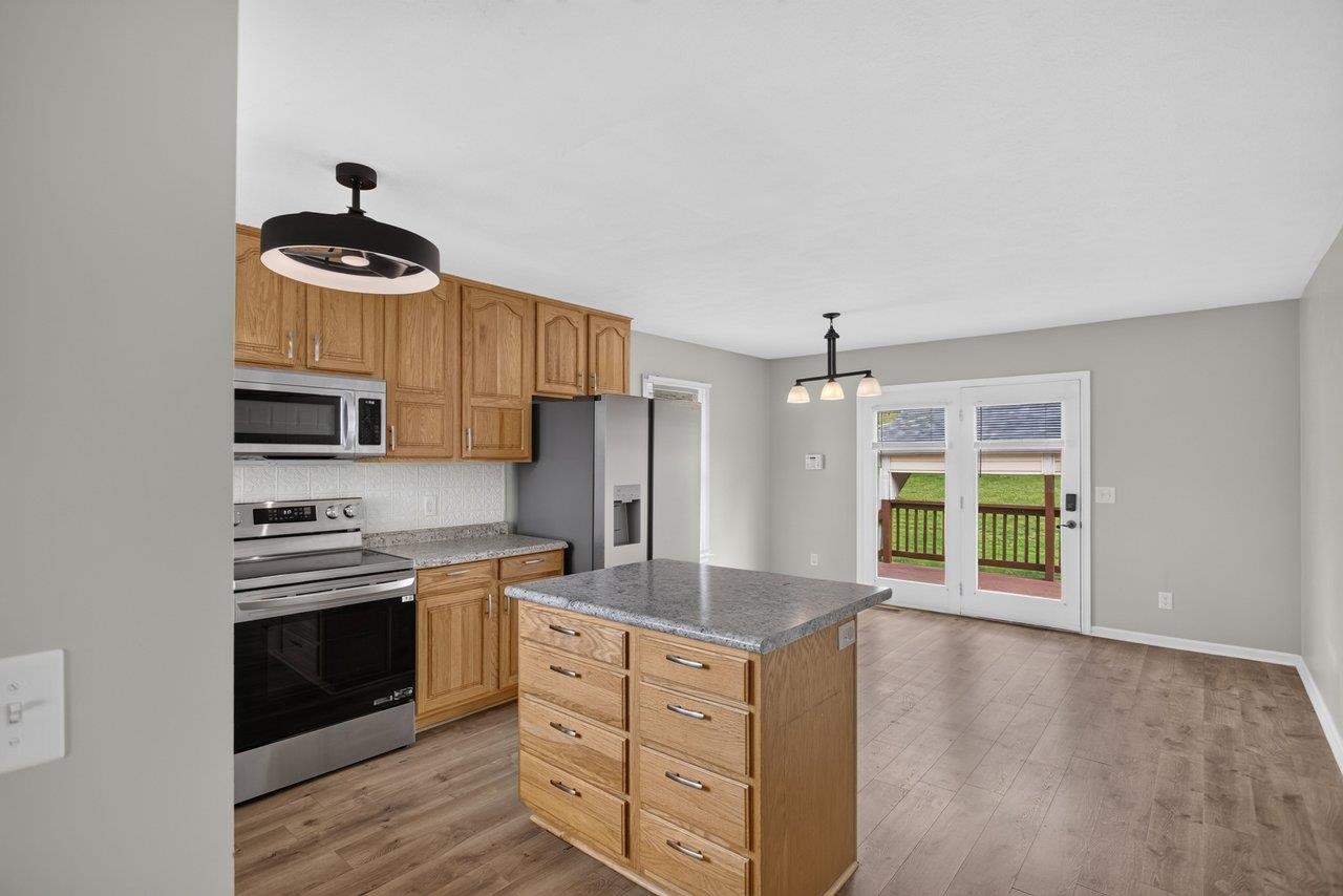 2110 RAMBLEWOOD RD