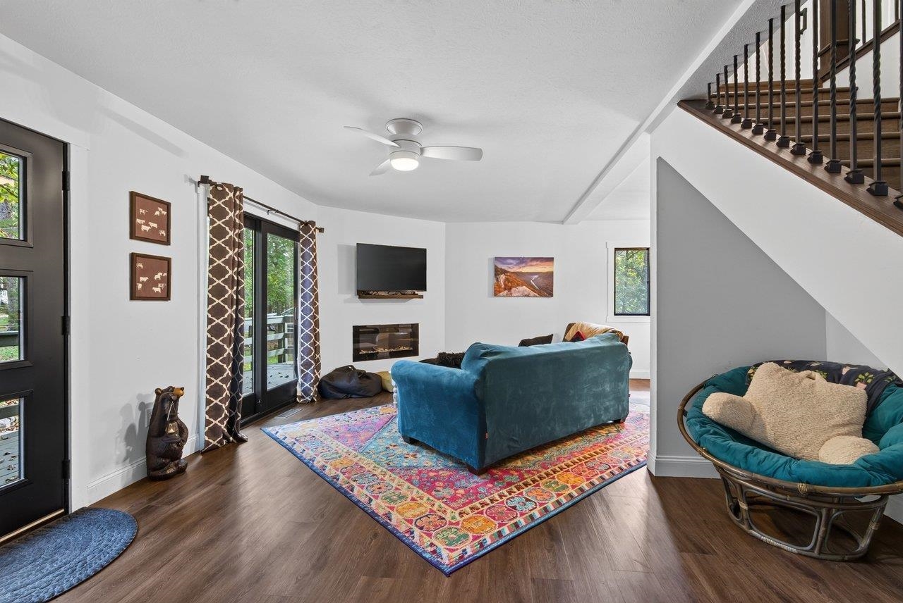 2299 MOUNTAIN DR