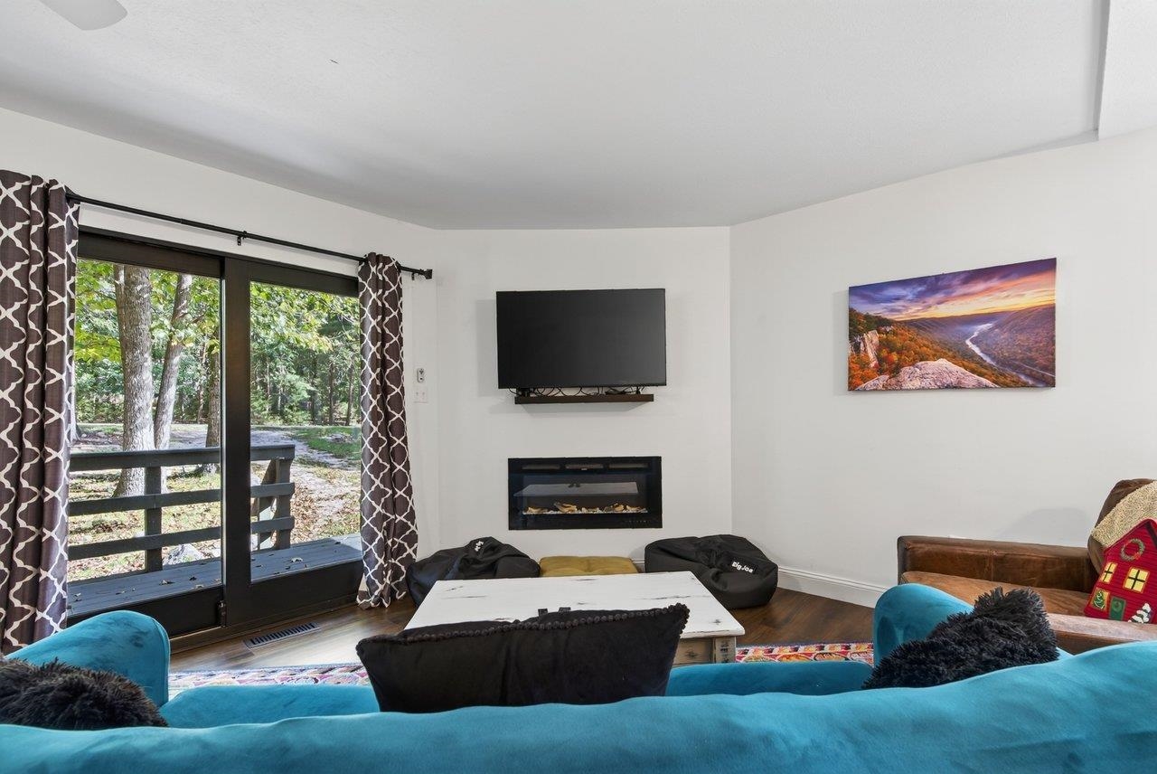 2299 MOUNTAIN DR