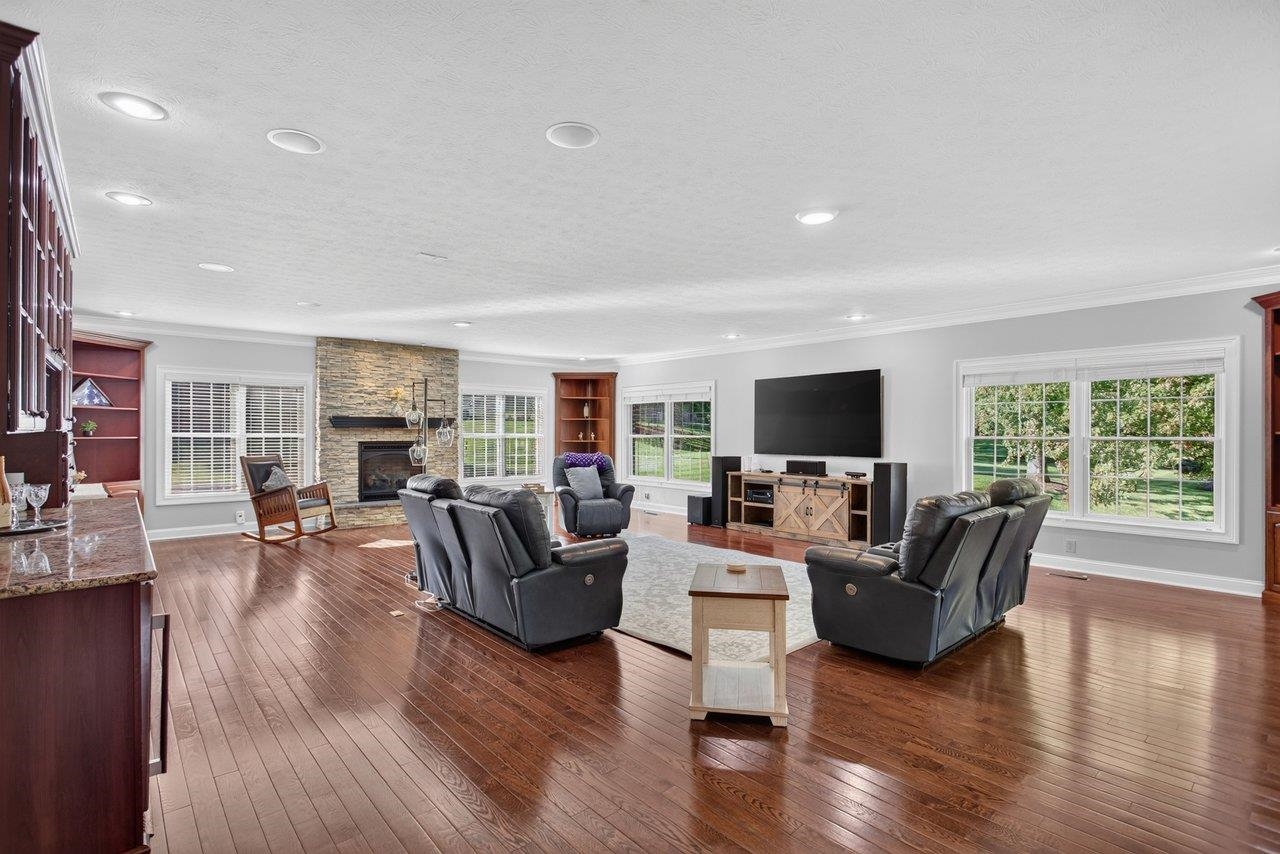 3343 ARGYLE CT