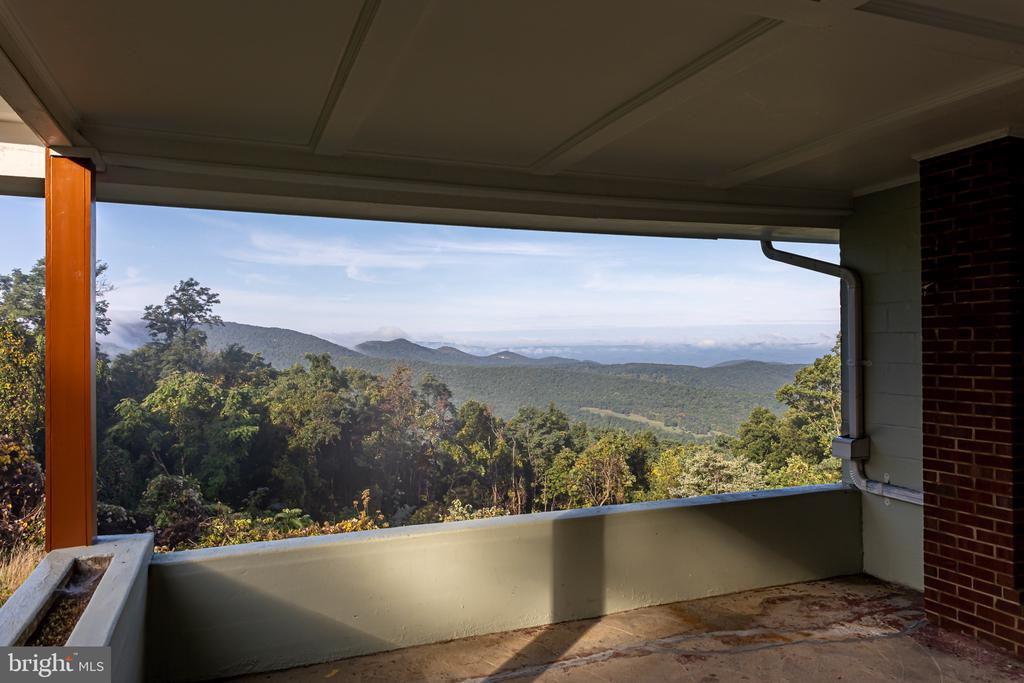 2158 TANNERS RIDGE RD