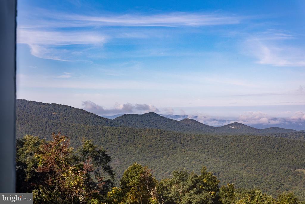 2158 TANNERS RIDGE RD