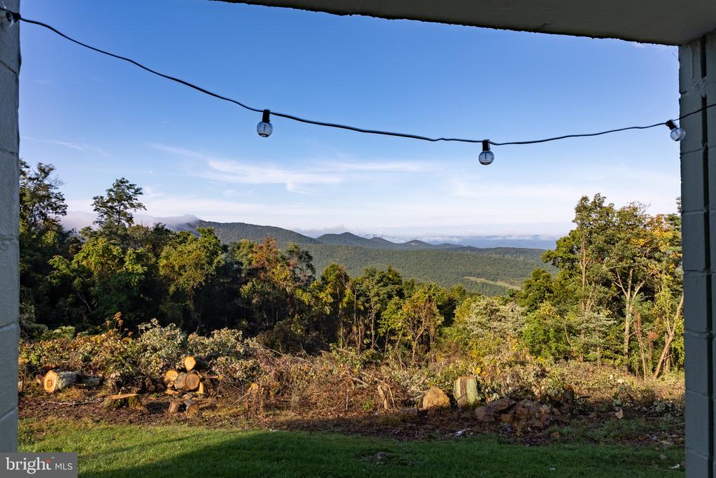 2158 TANNERS RIDGE RD