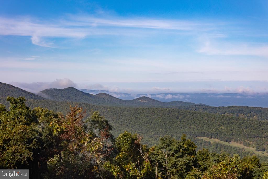 2158 TANNERS RIDGE RD