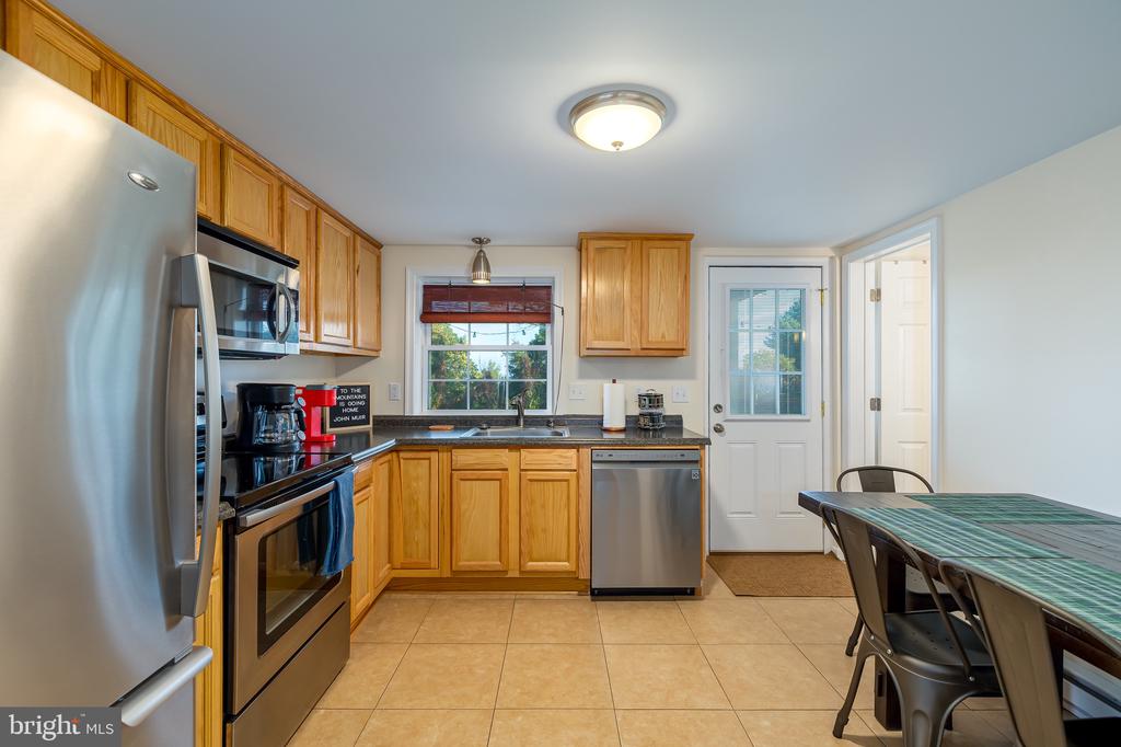 2158 TANNERS RIDGE RD