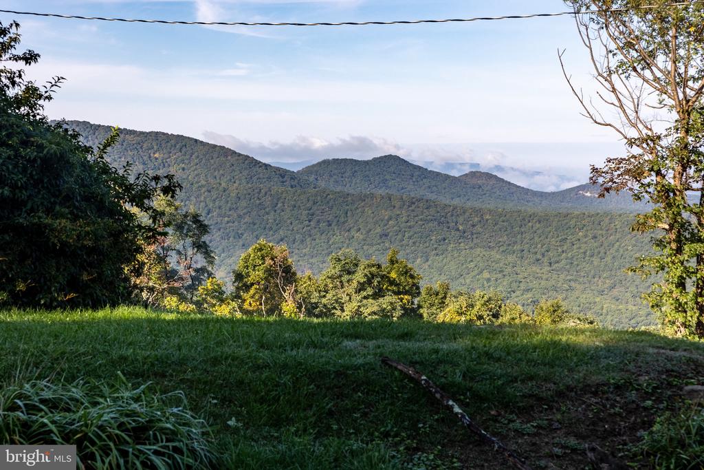 2158 TANNERS RIDGE RD