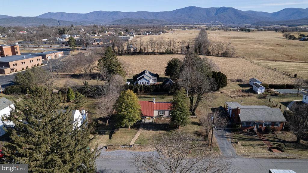 209 HAWKSBILL HEIGHTS DR