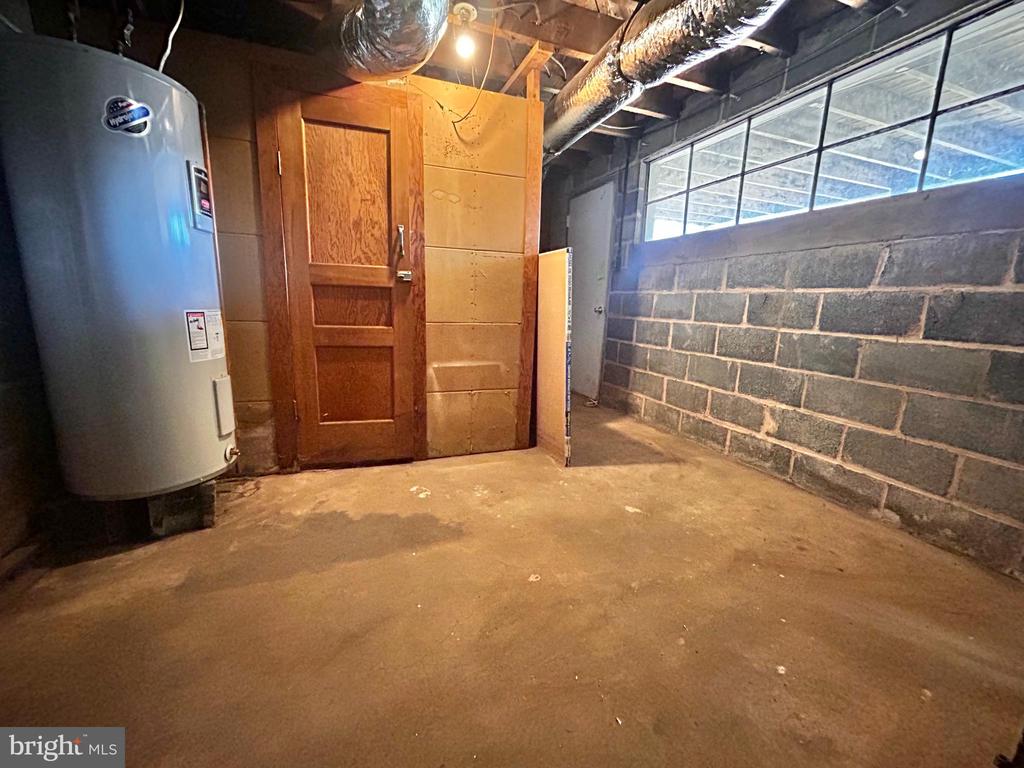 209 HAWKSBILL HEIGHTS DR