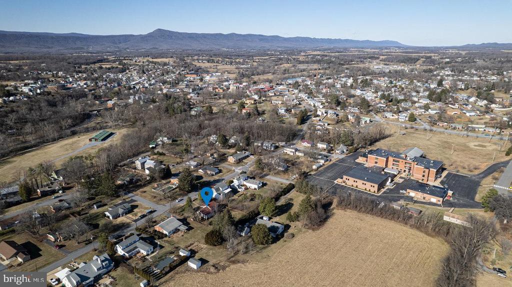 209 HAWKSBILL HEIGHTS DR