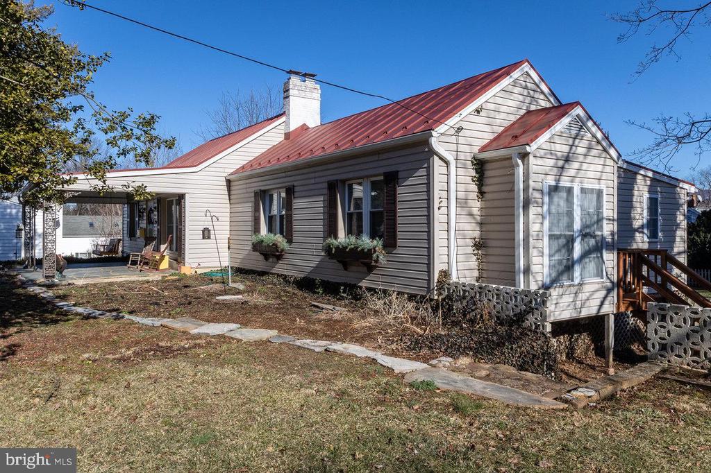 209 HAWKSBILL HEIGHTS DR