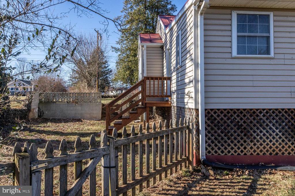 209 HAWKSBILL HEIGHTS DR