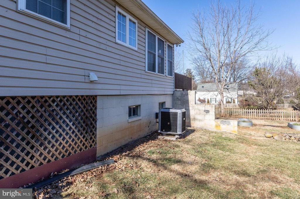 209 HAWKSBILL HEIGHTS DR