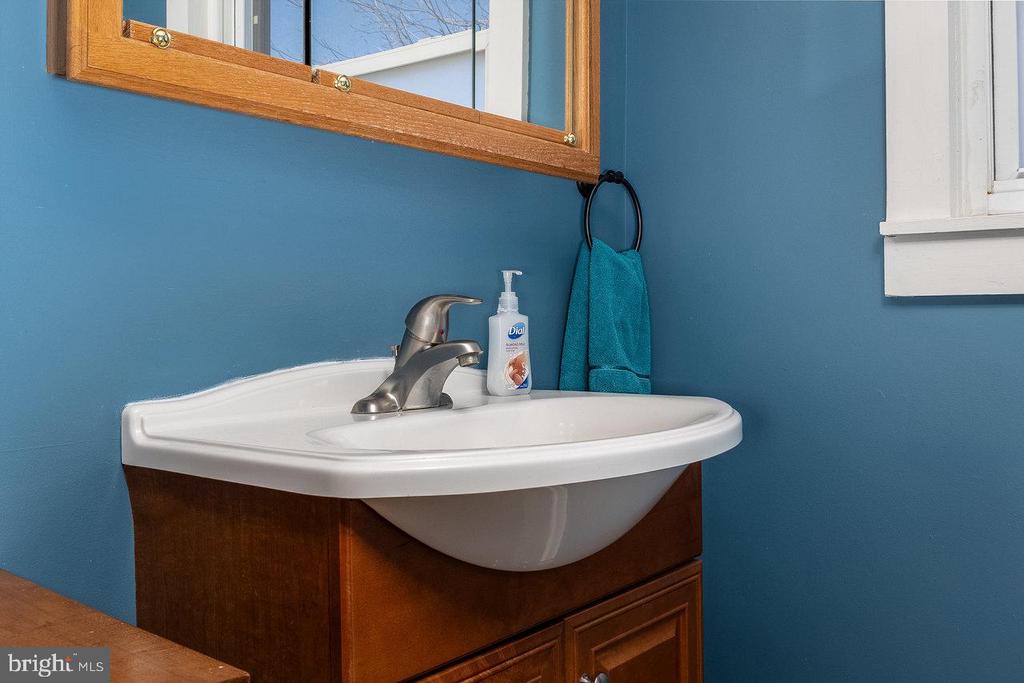 209 HAWKSBILL HEIGHTS DR