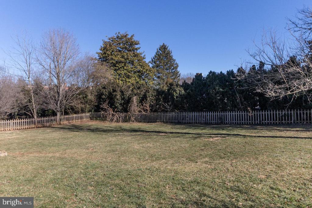 209 HAWKSBILL HEIGHTS DR